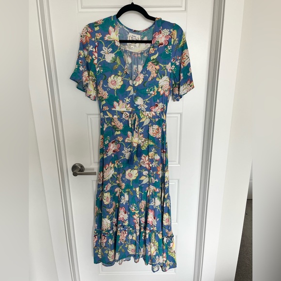 ☀️3 for $40! Sunday Mi Amor Floral midi Peasant Dress - Picture 1 of 3